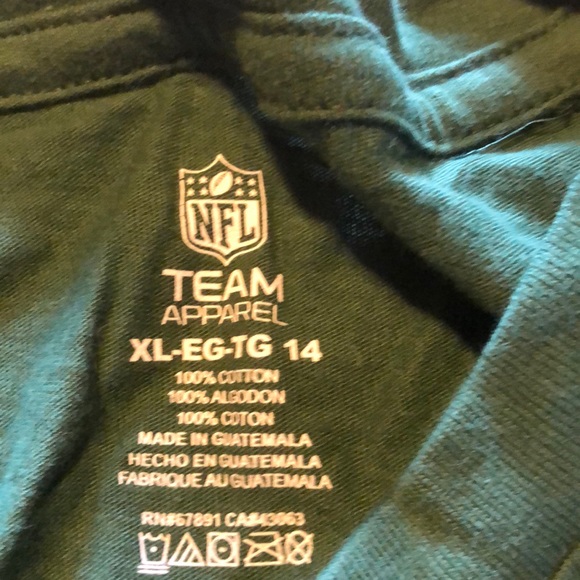 Green Bay packer short sleeve T-shirt. - Picture 3 of 4